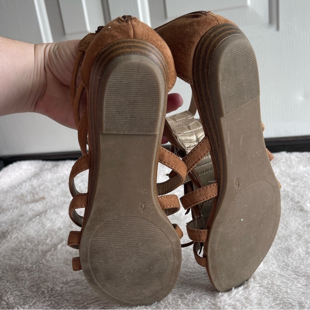 Limelight Navajo vegan leather fringe gladiator sandal - Picture 10 of 10